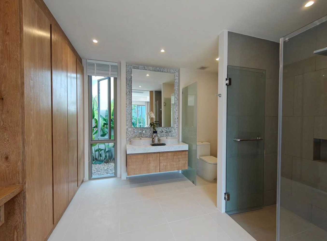 Property image - full photo 10
