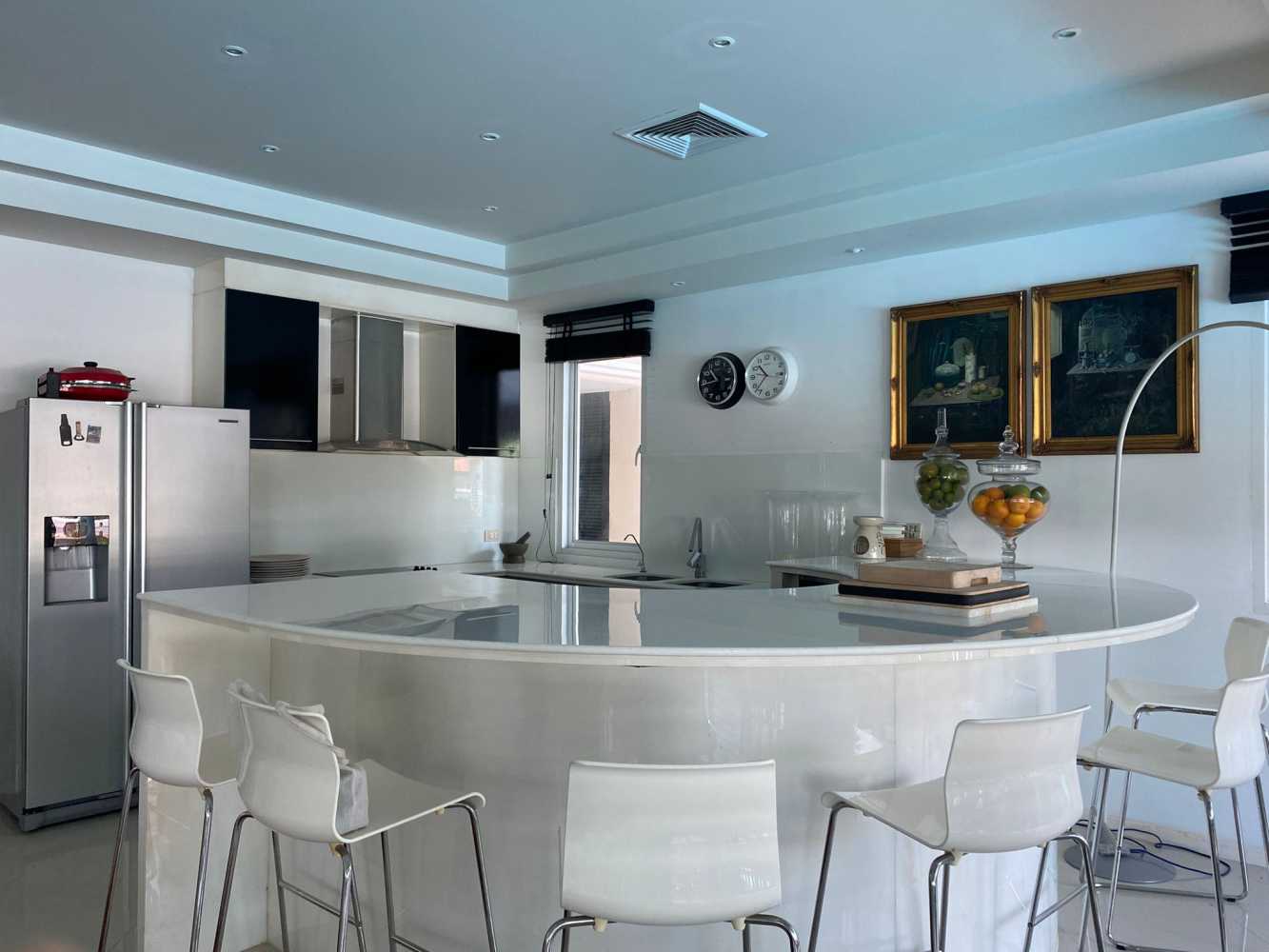 Property image - full photo 3