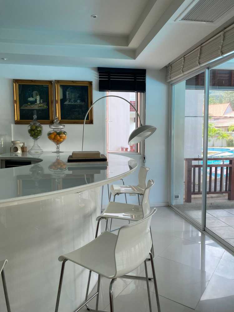 Property image - full photo 5