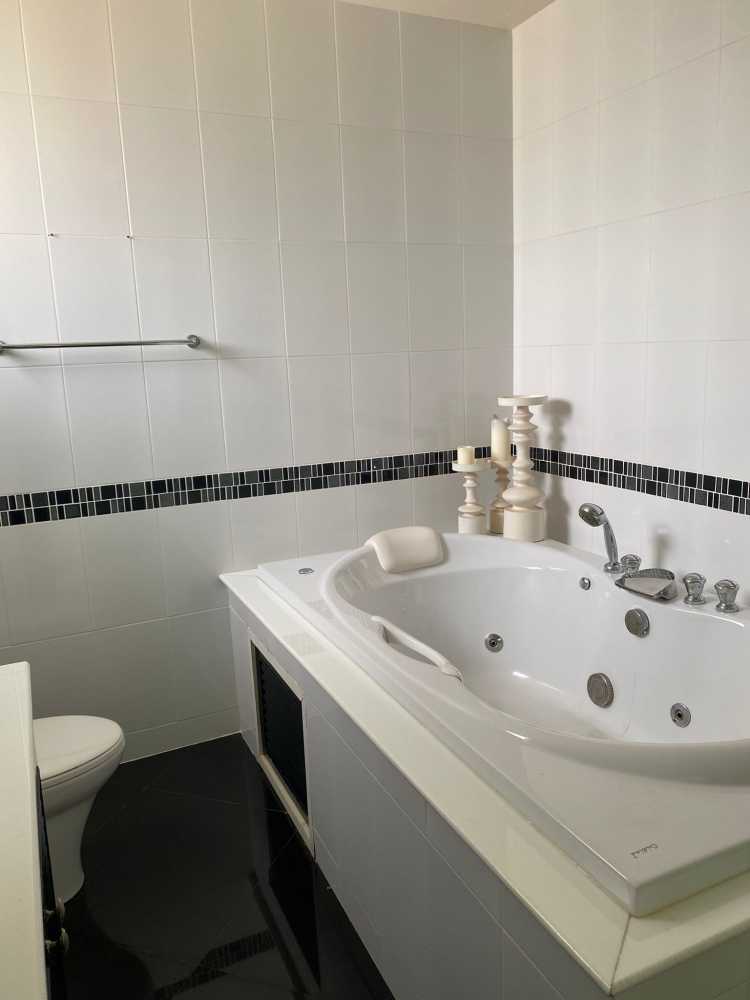 Property image - full photo 10