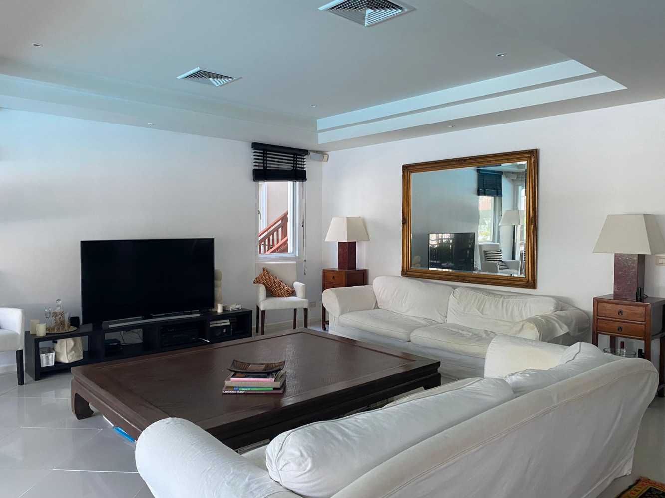 Property image - full photo 2
