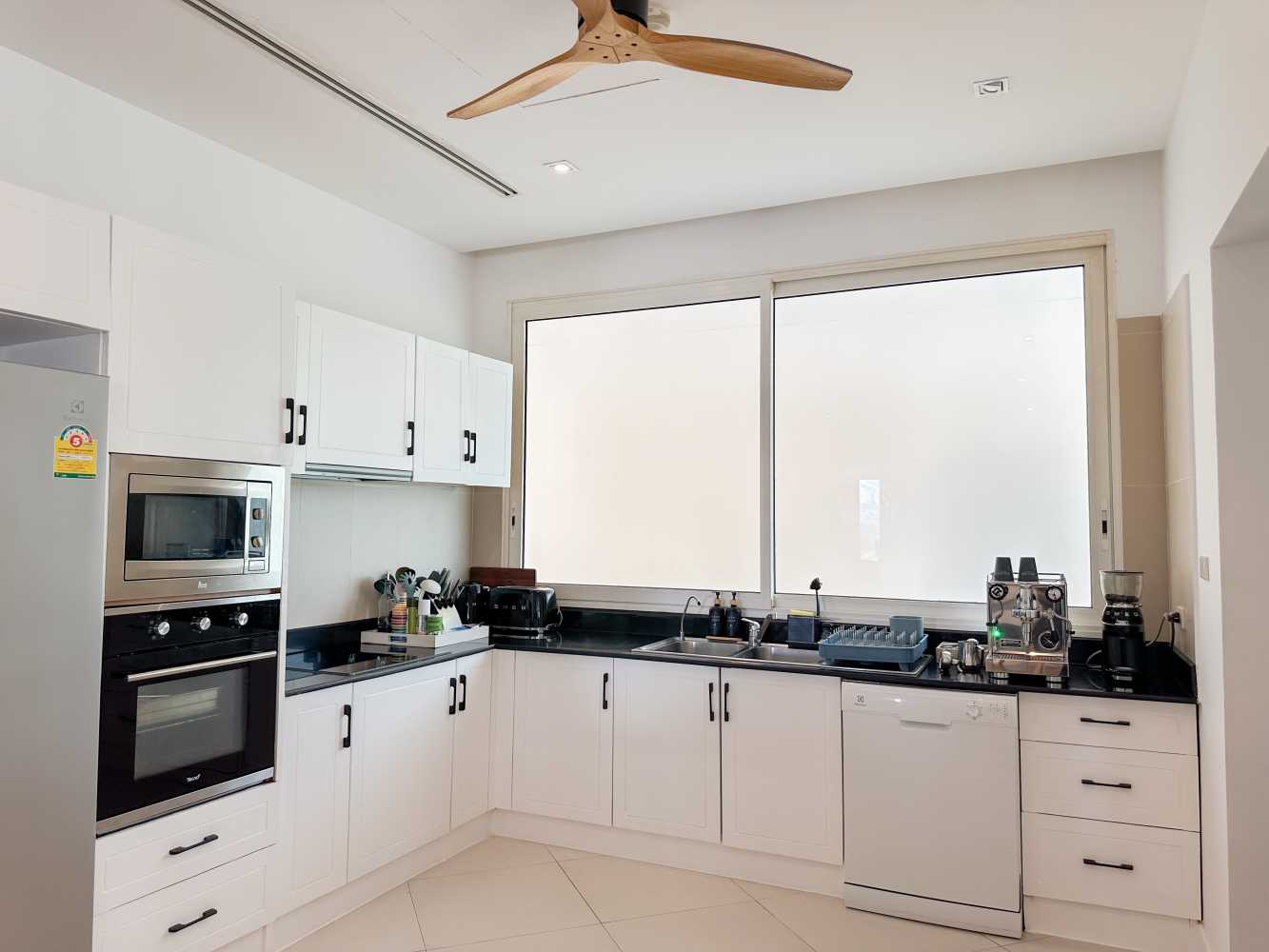 Property image - full photo 17