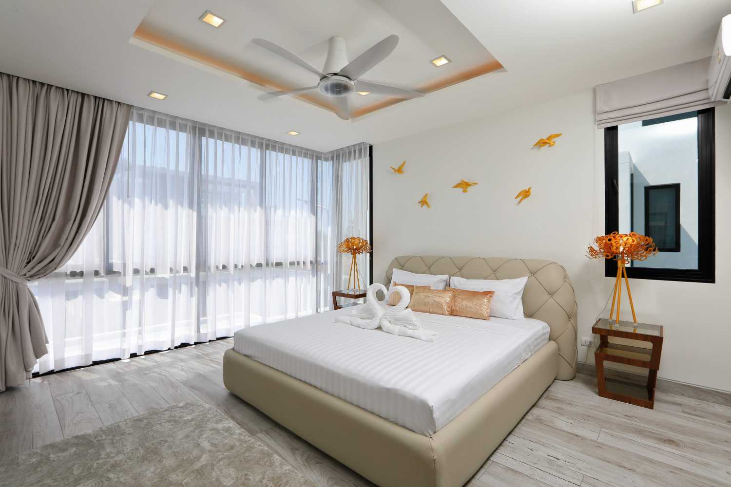 Property image - full photo 14