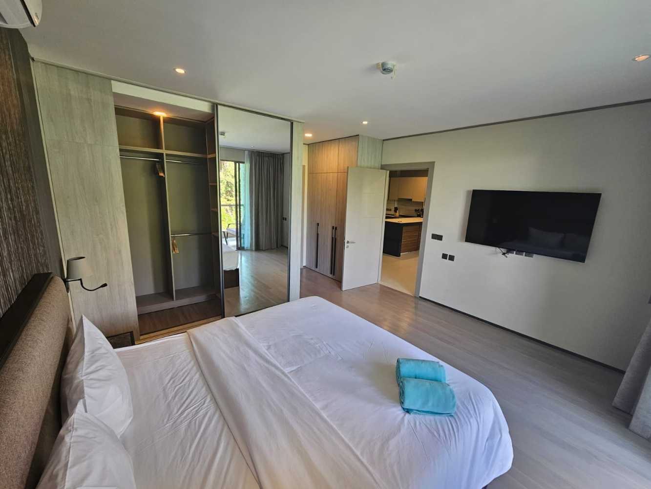 Property image - full photo 14