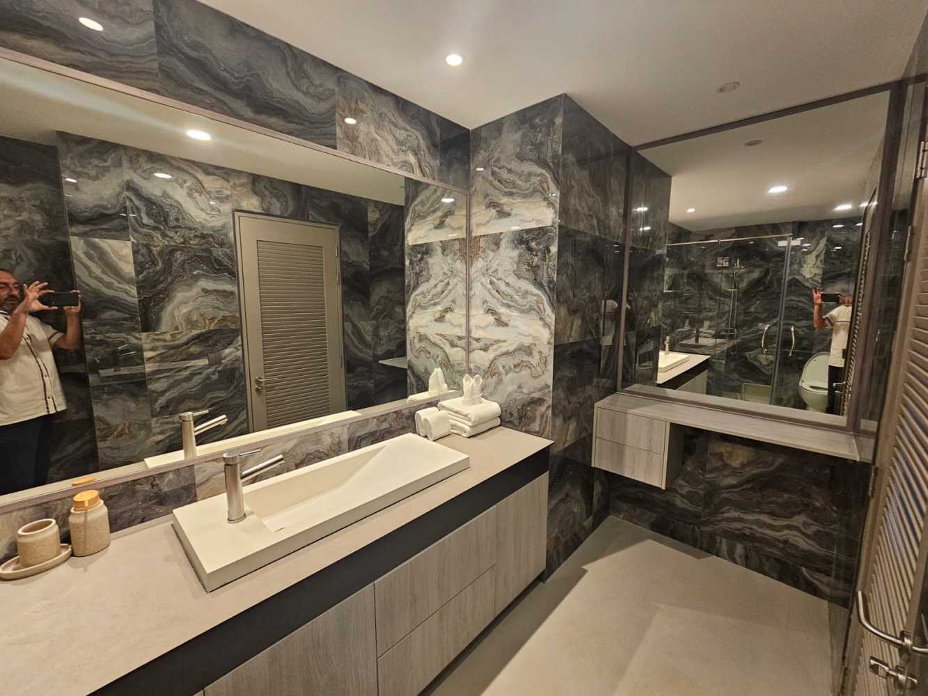 Property image - full photo 13