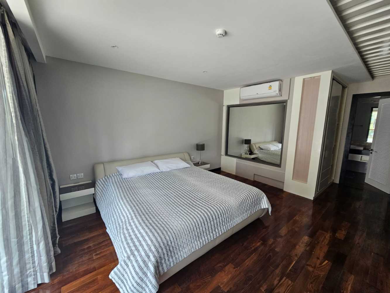 Property image - full photo 5