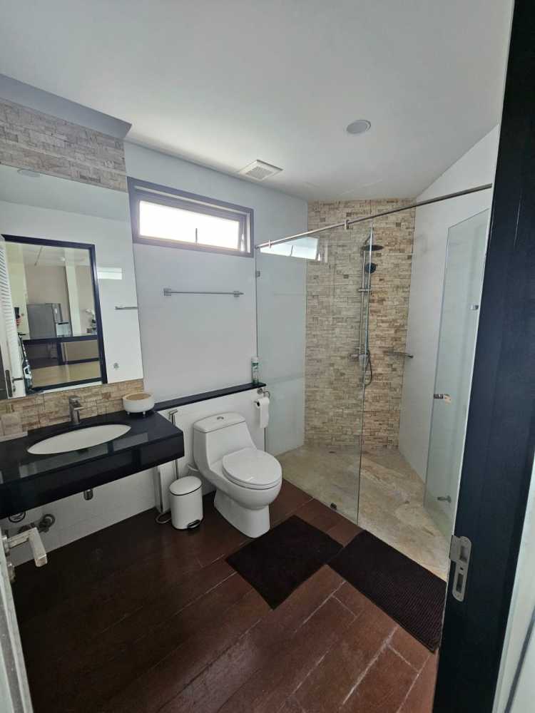 Property image - full photo 9