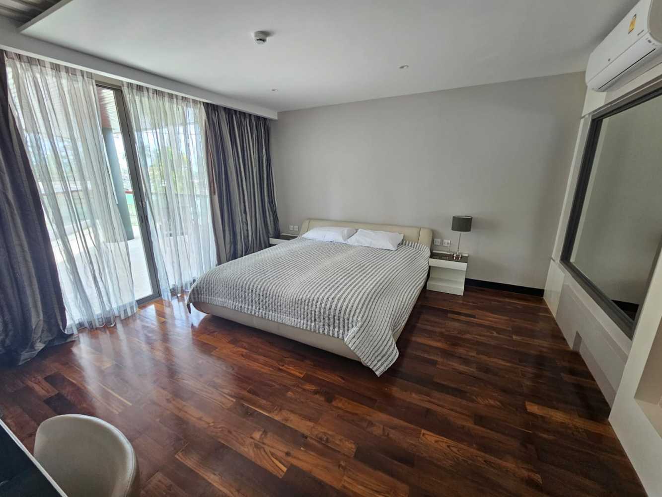 Property image - full photo 6