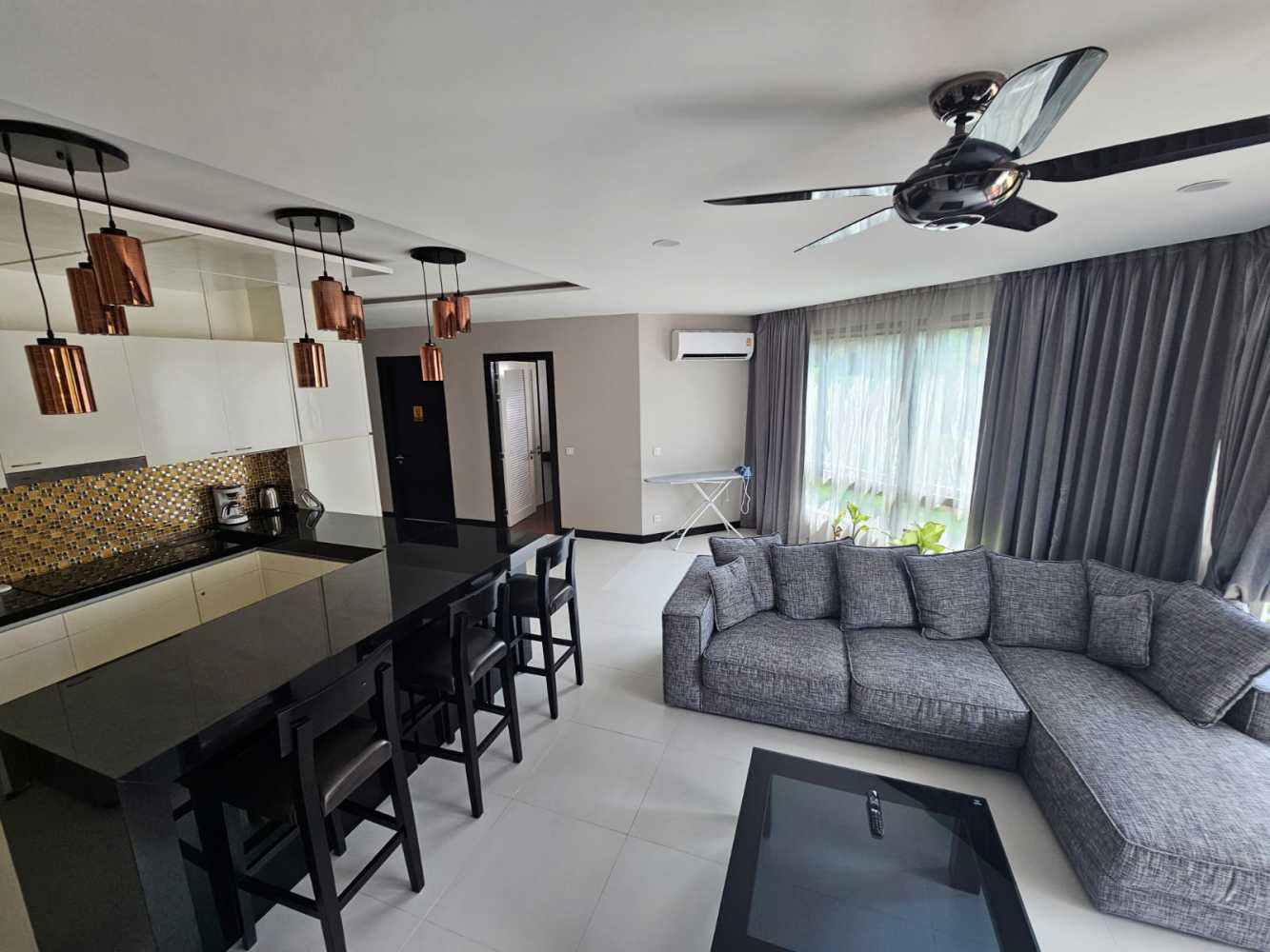 Property image - full photo 2