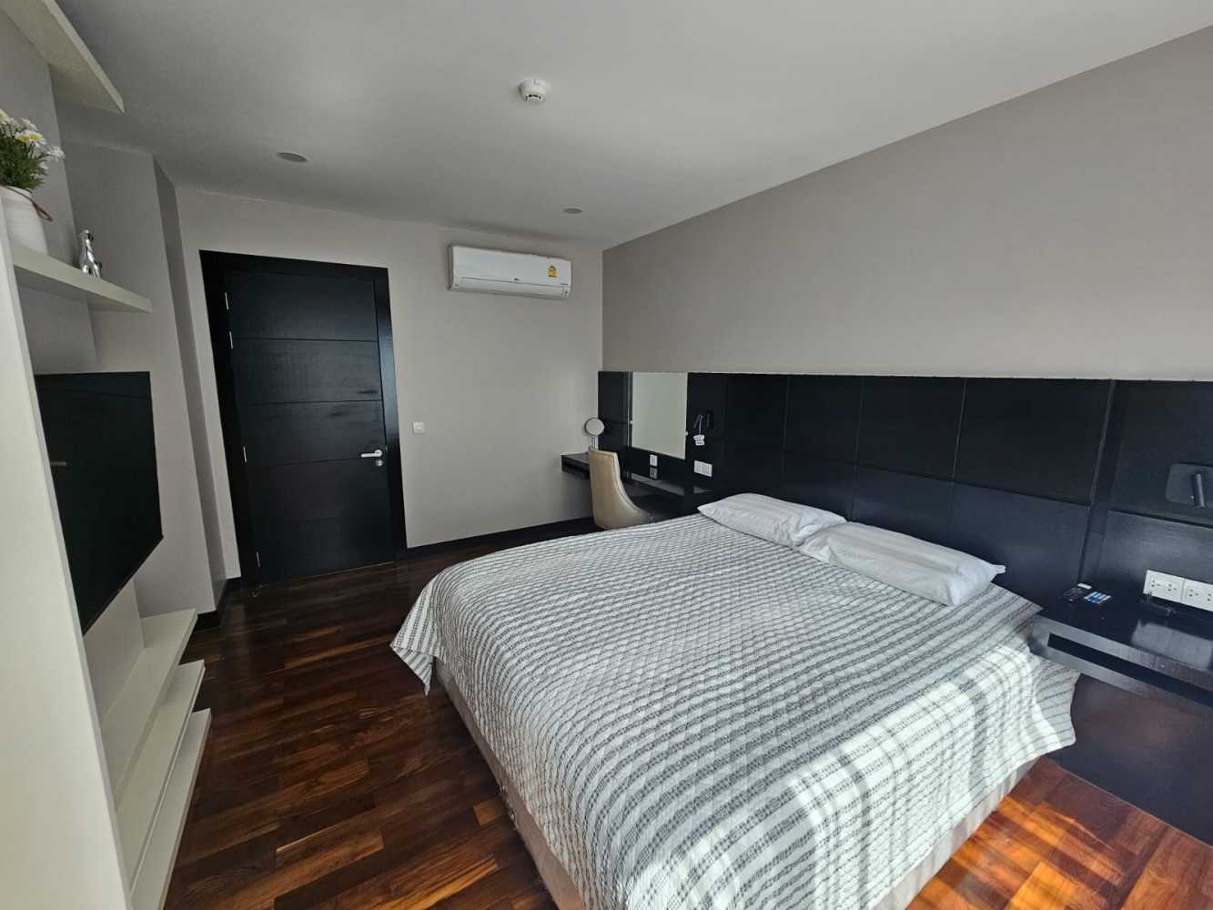 Property image - full photo 7