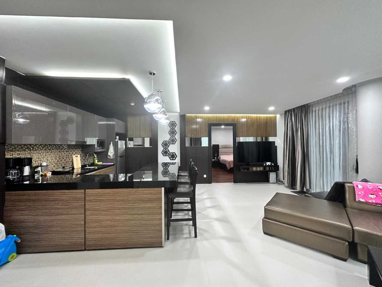 Property image - full photo 2