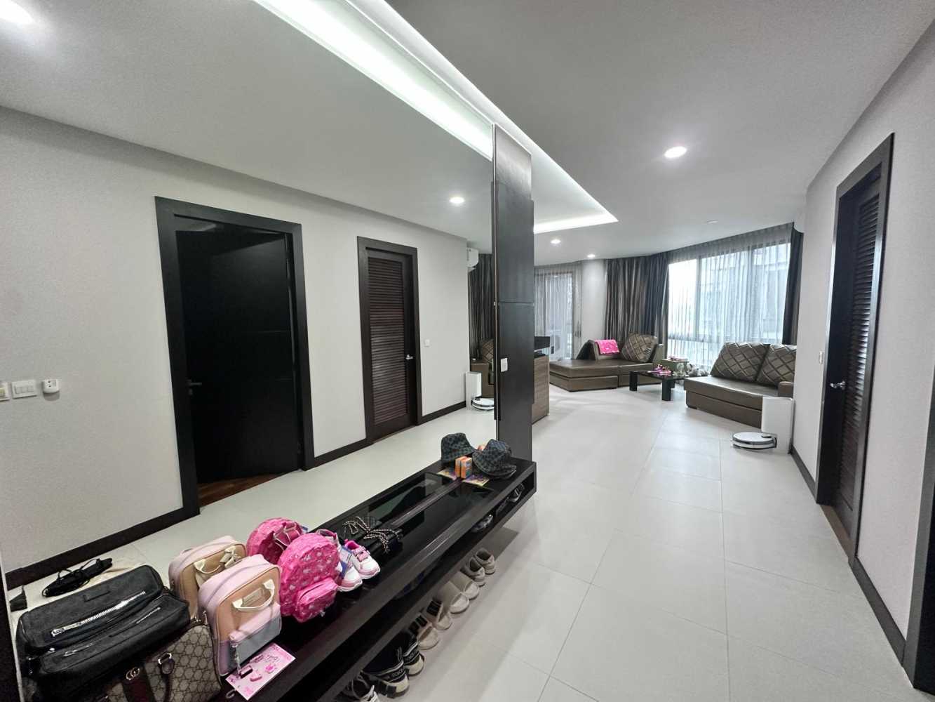 Property image - full photo 6