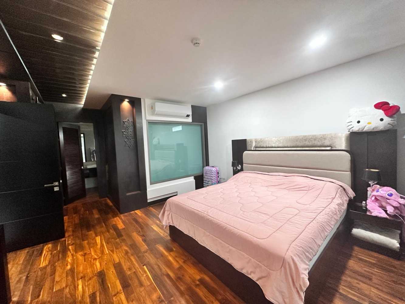 Property image - full photo 13