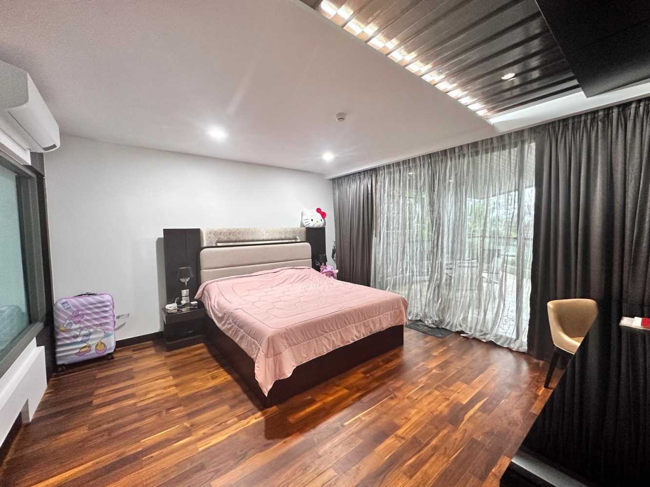 Property image - full photo 12