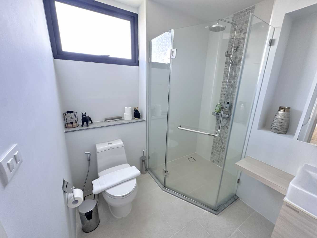 Property image - full photo 18