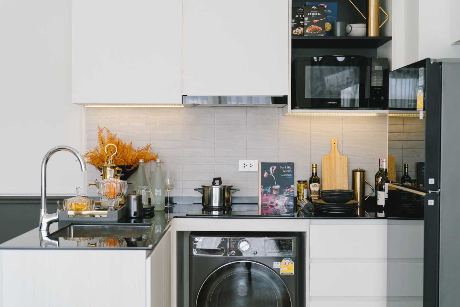 Property image - full photo 8