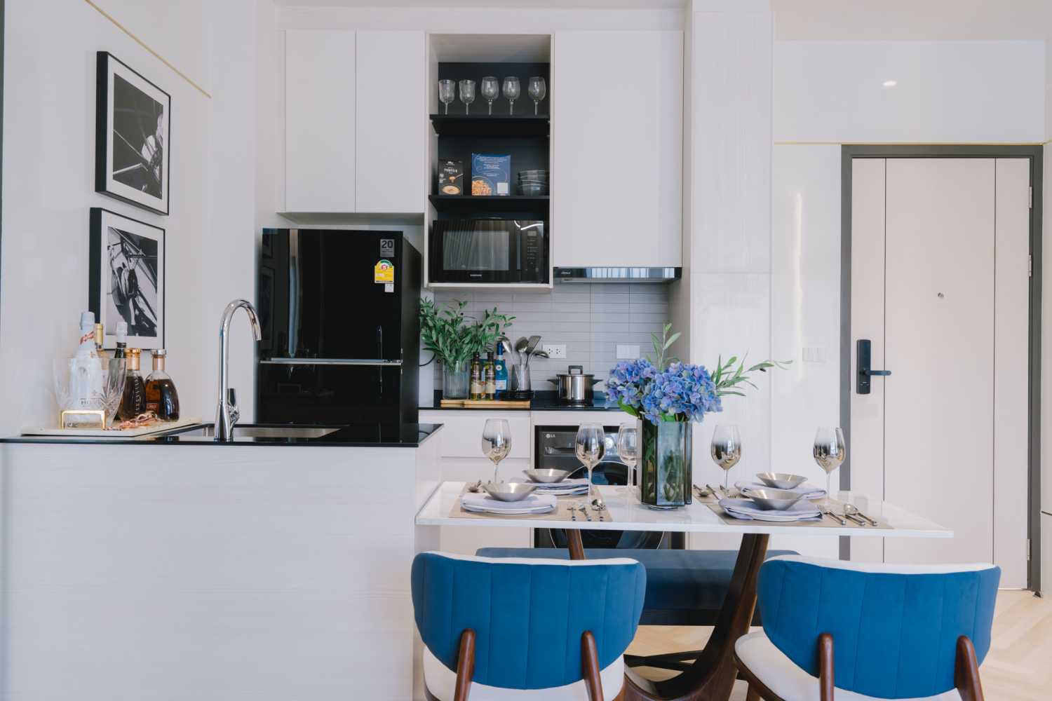 Property image - full photo 2