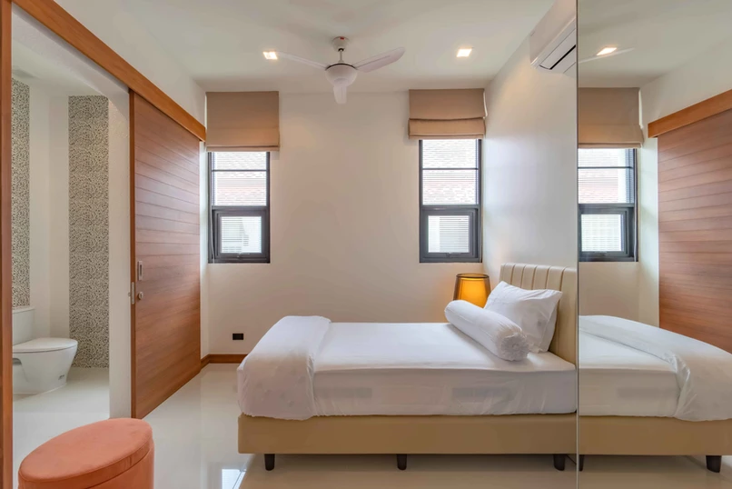 Property image - full photo 16