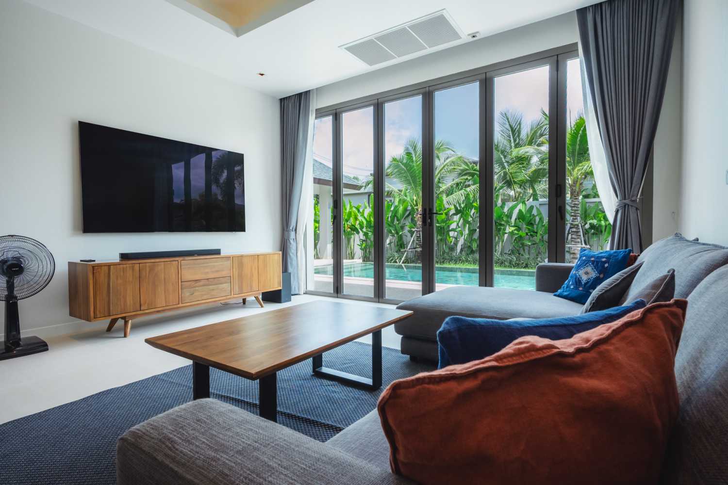 Property image - full photo 4