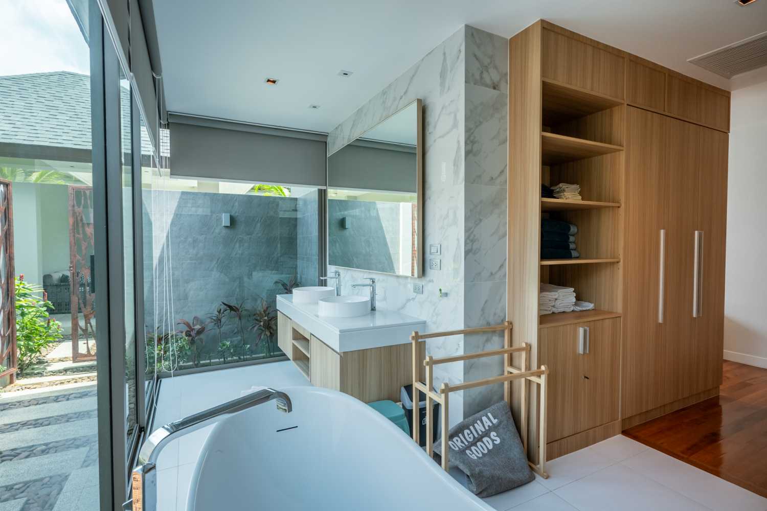 Property image - full photo 16