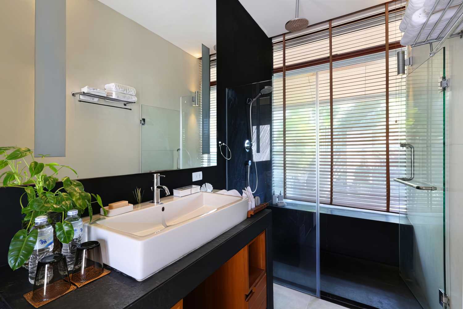 Property image - full photo 24