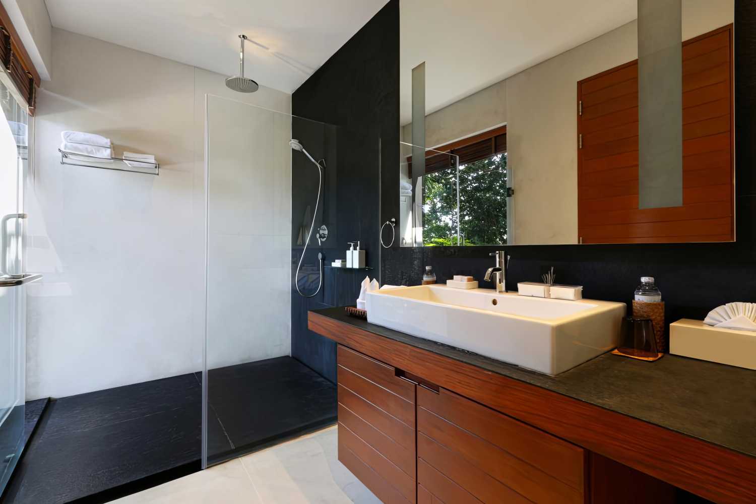 Property image - full photo 33