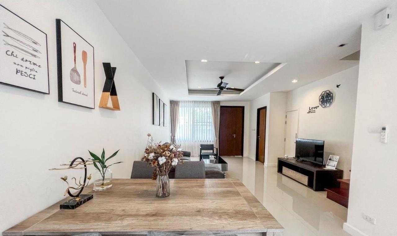 Property image - full photo 5