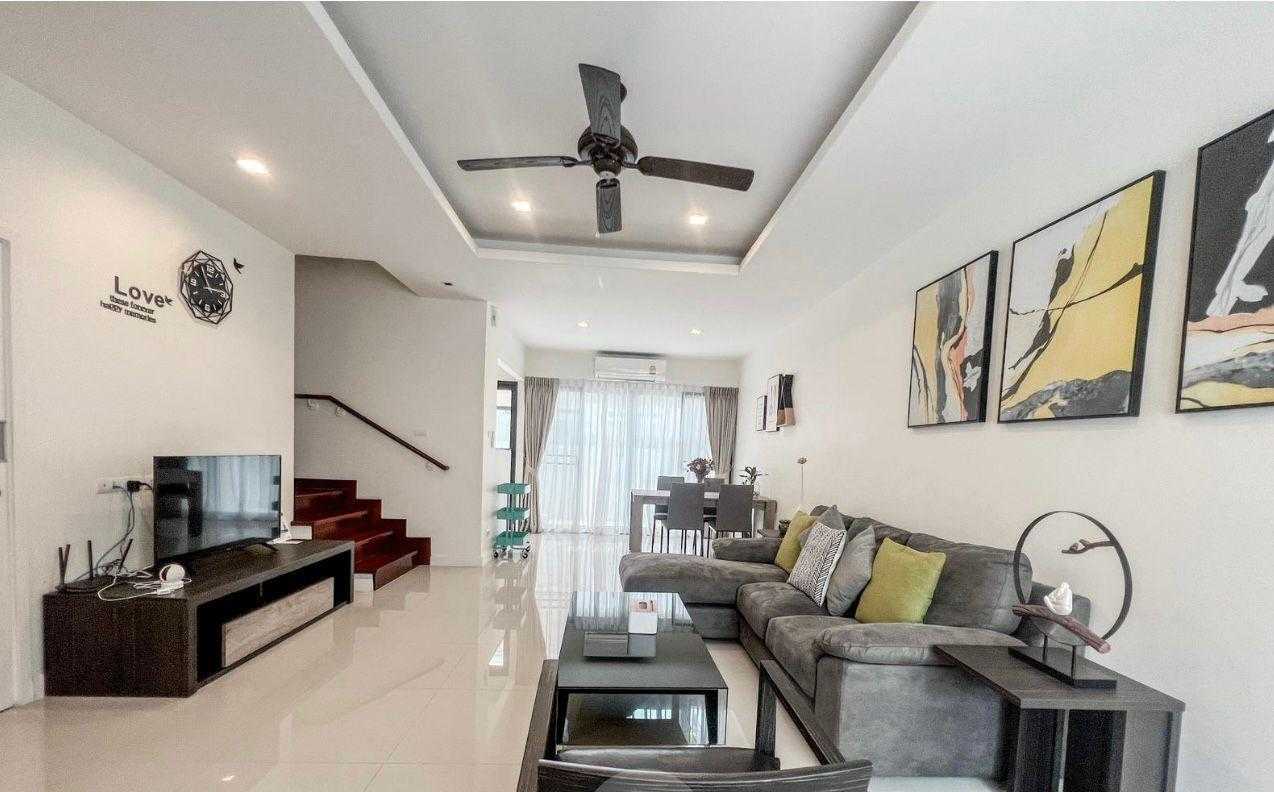 Property image - full photo 12