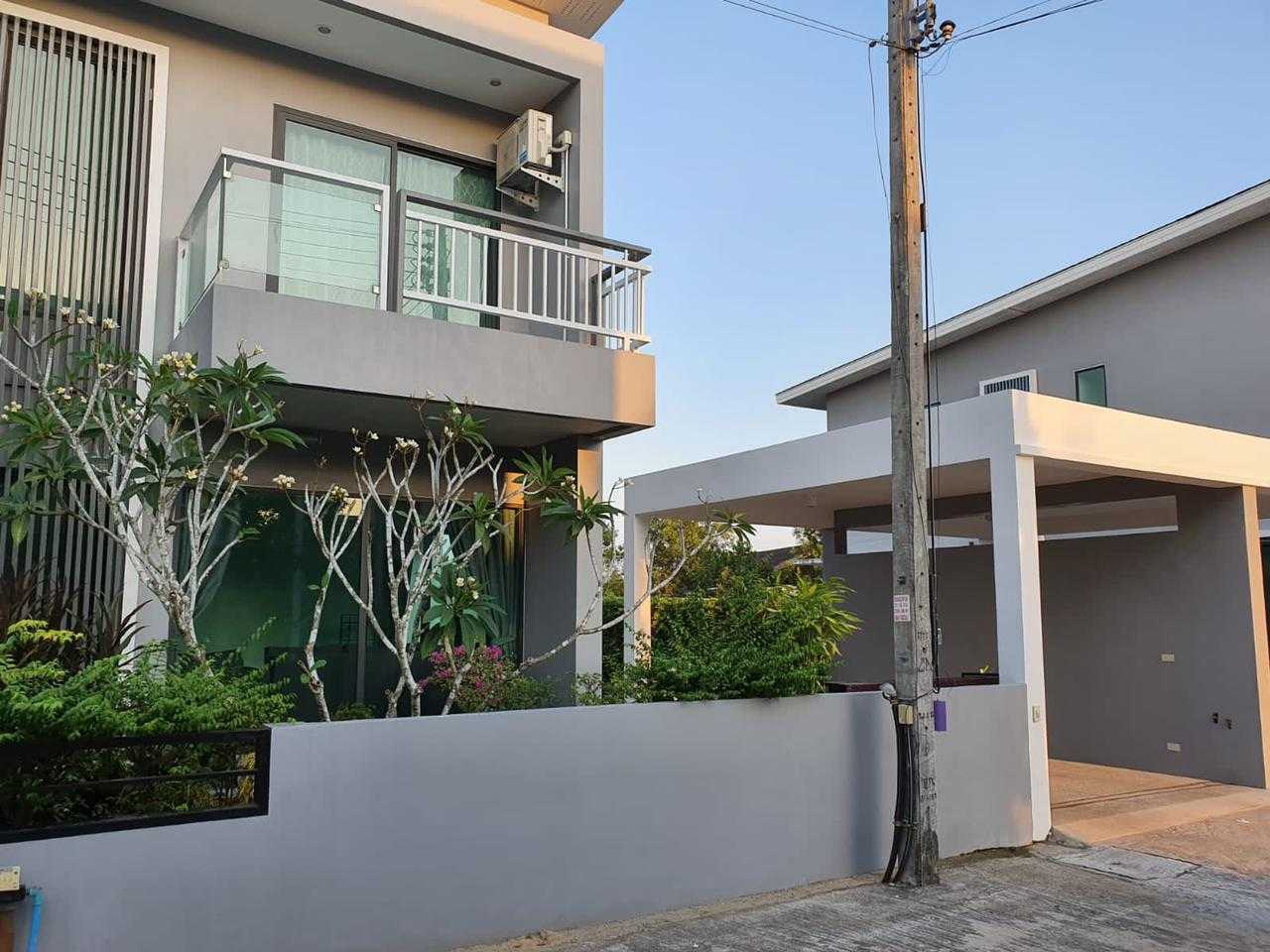 Property image - full photo 2
