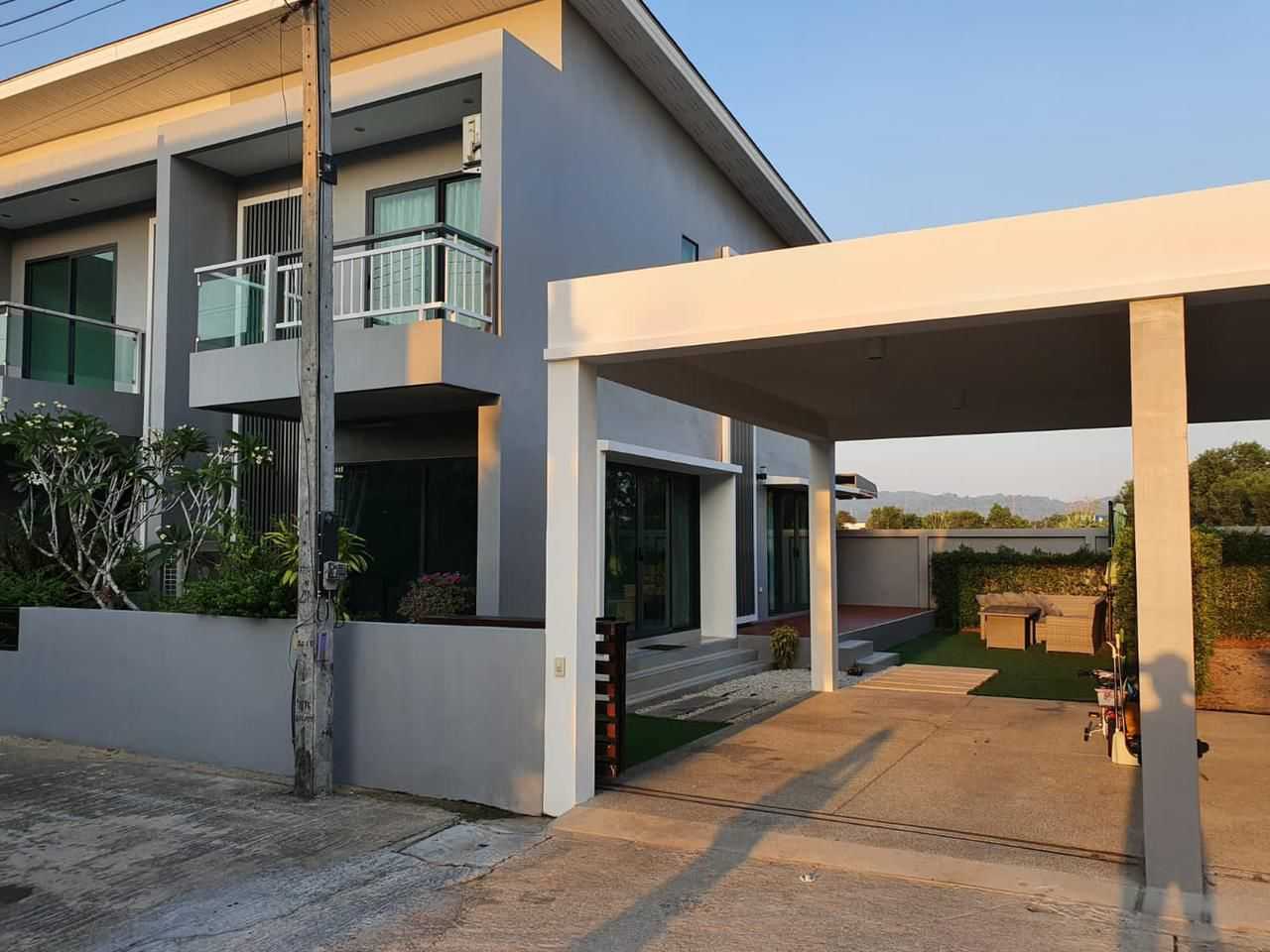 Property image - full photo 16