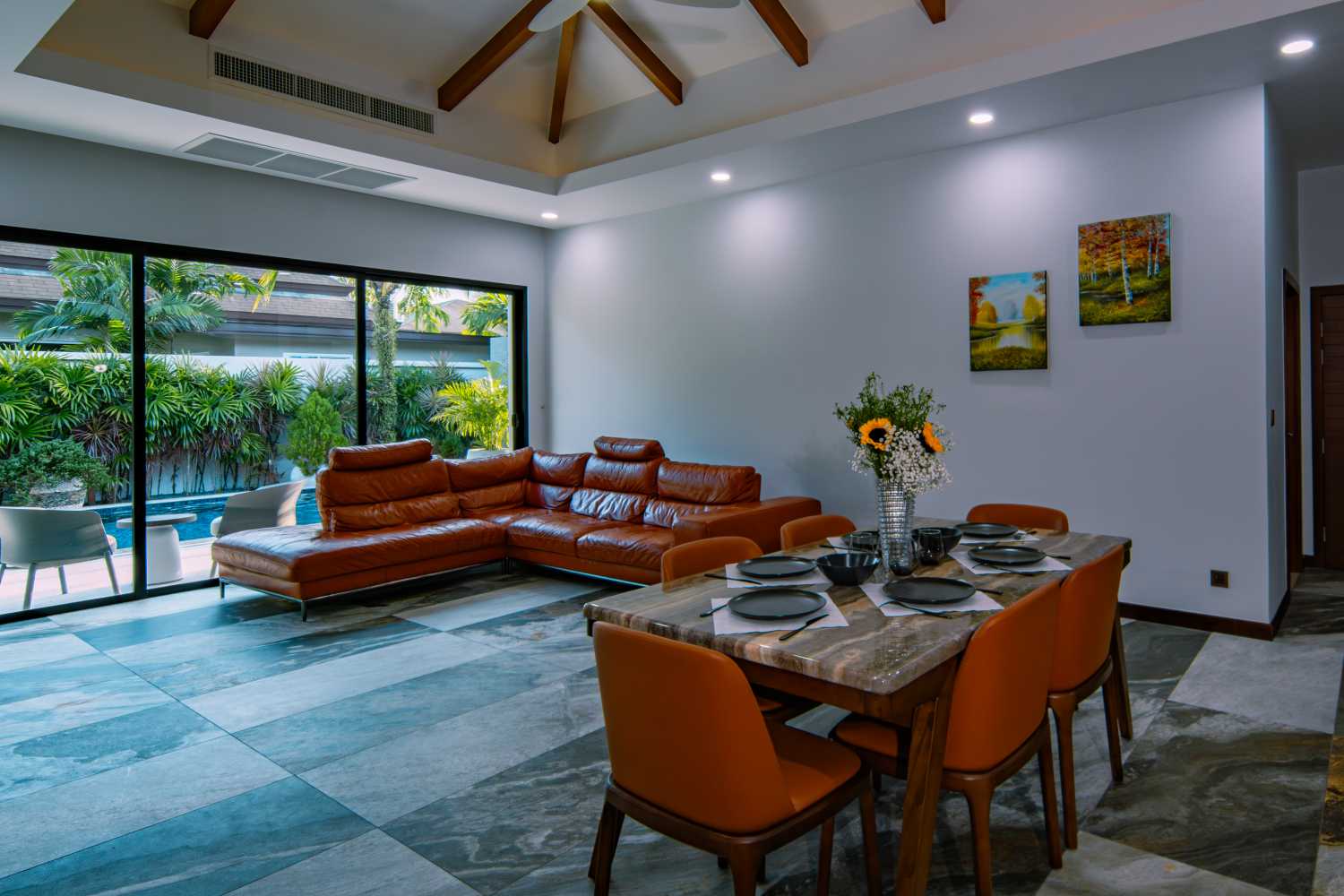 Property image - full photo 3