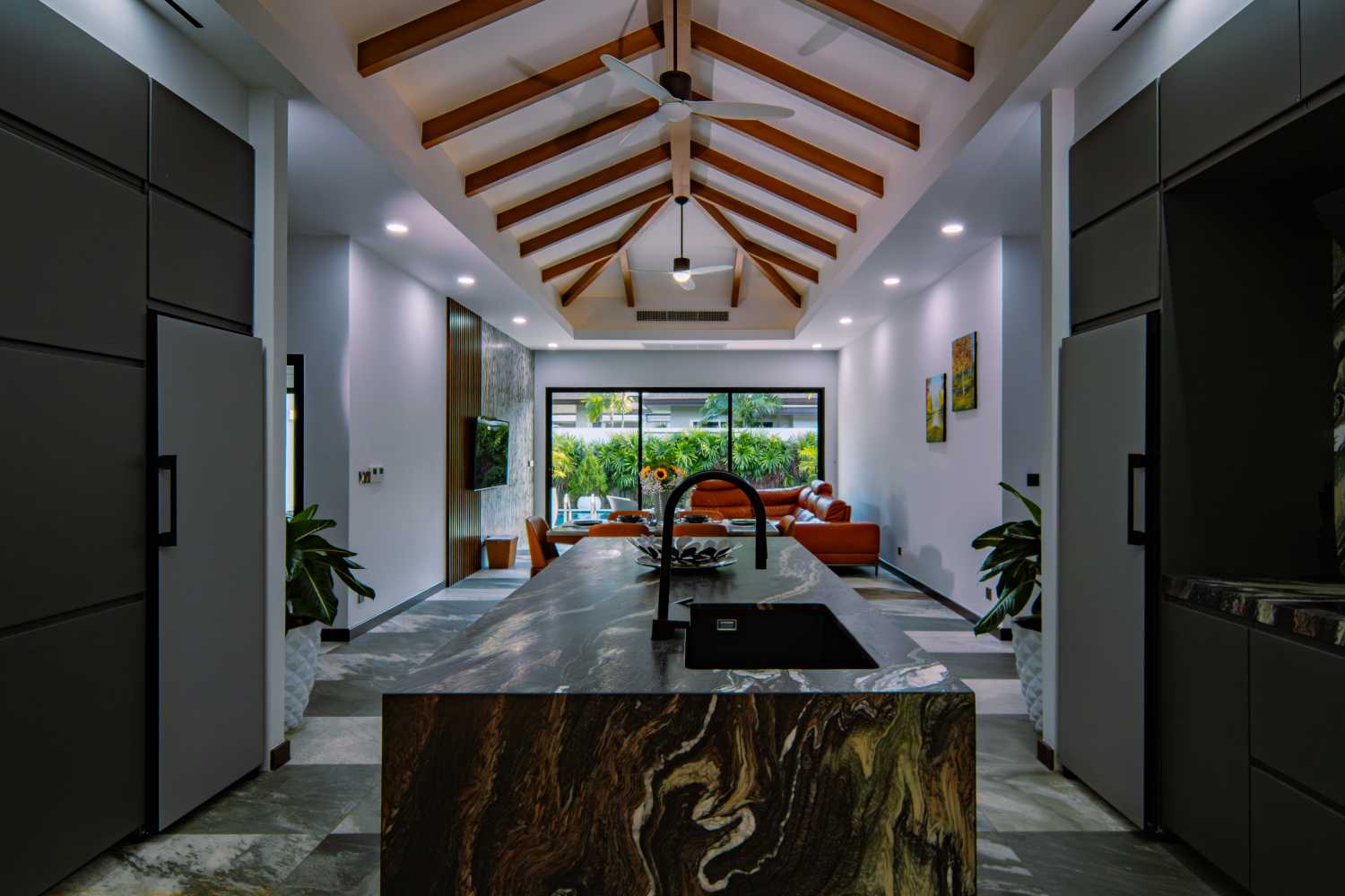 Property image - full photo 4