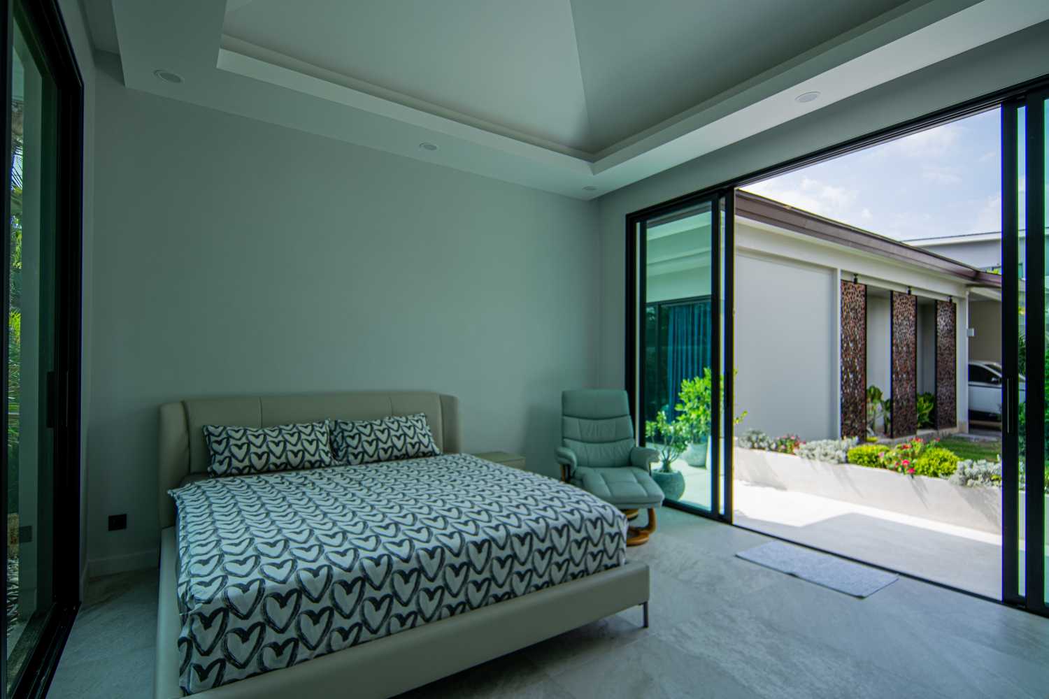 Property image - full photo 32