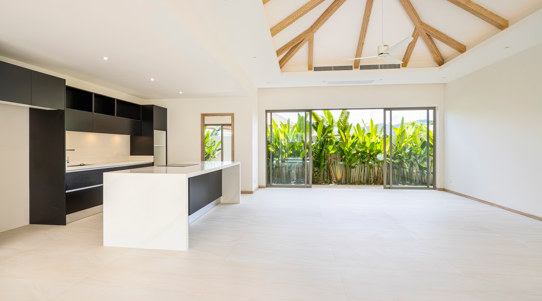Property image - full photo 4