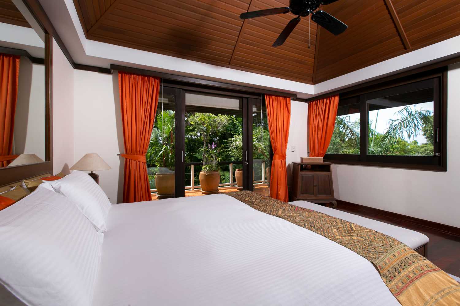 Property image - full photo 2