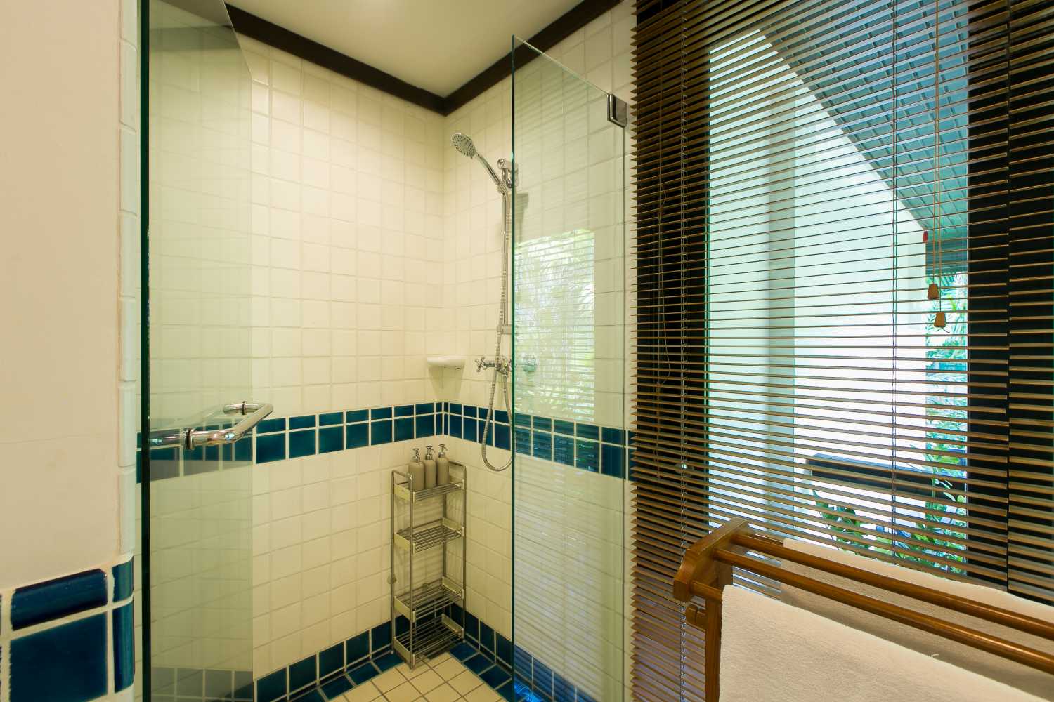 Property image - full photo 8