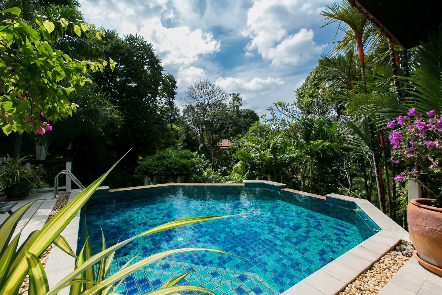 Property image - full photo 16