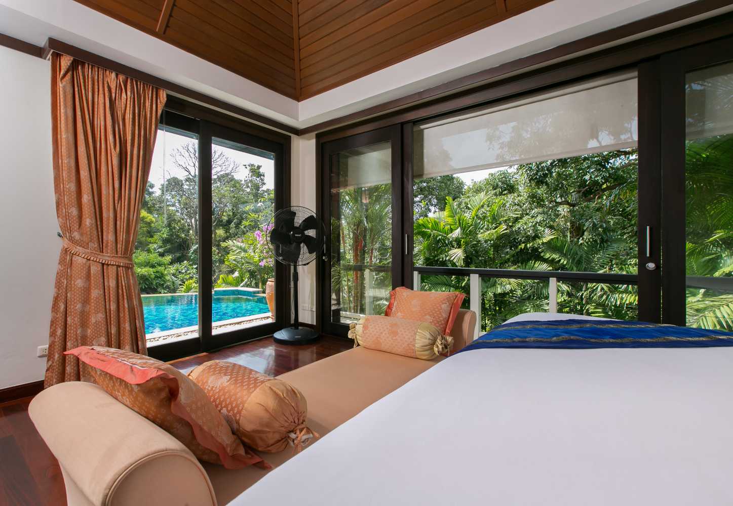 Property image - full photo 12