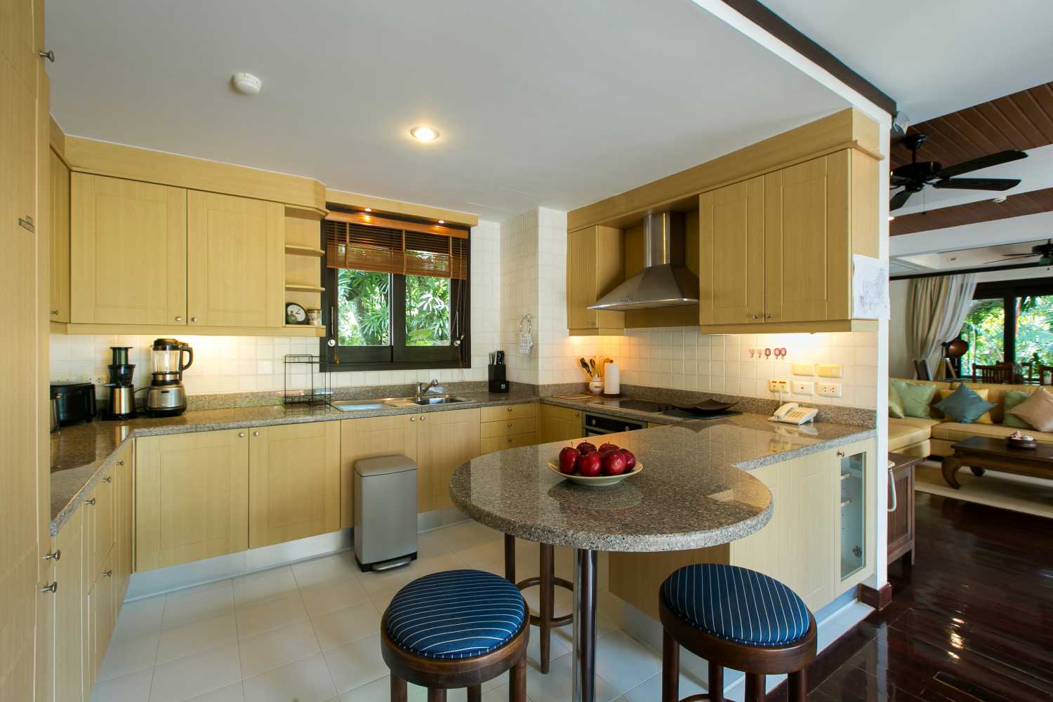 Property image - full photo 28