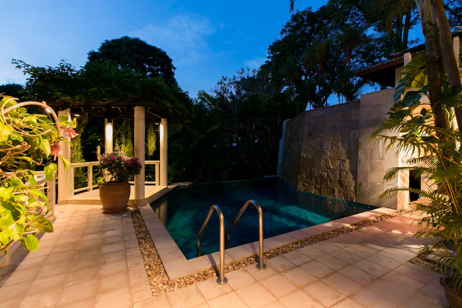 Property image - full photo 37