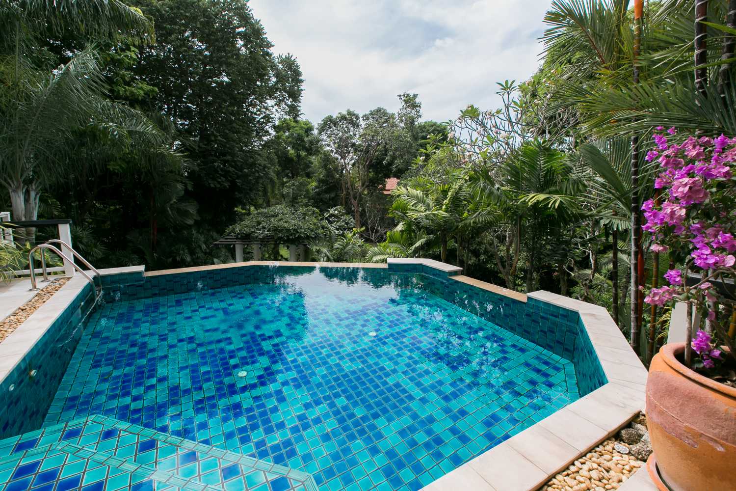 Property image - full photo 40