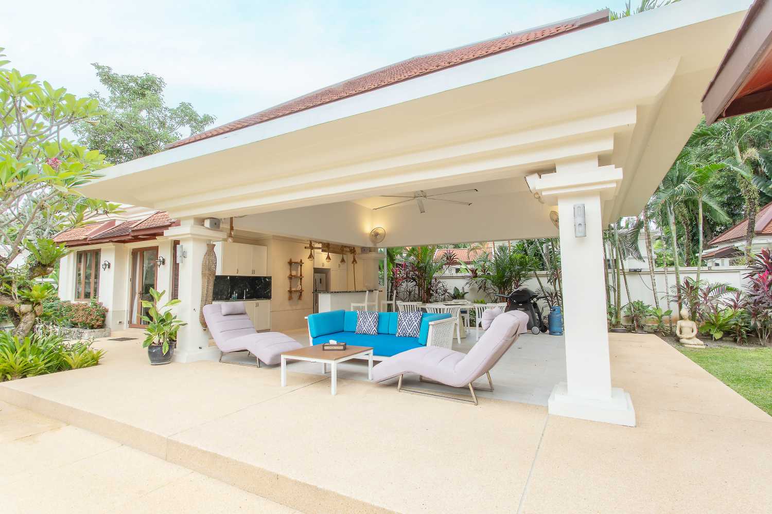 Property image - full photo 2