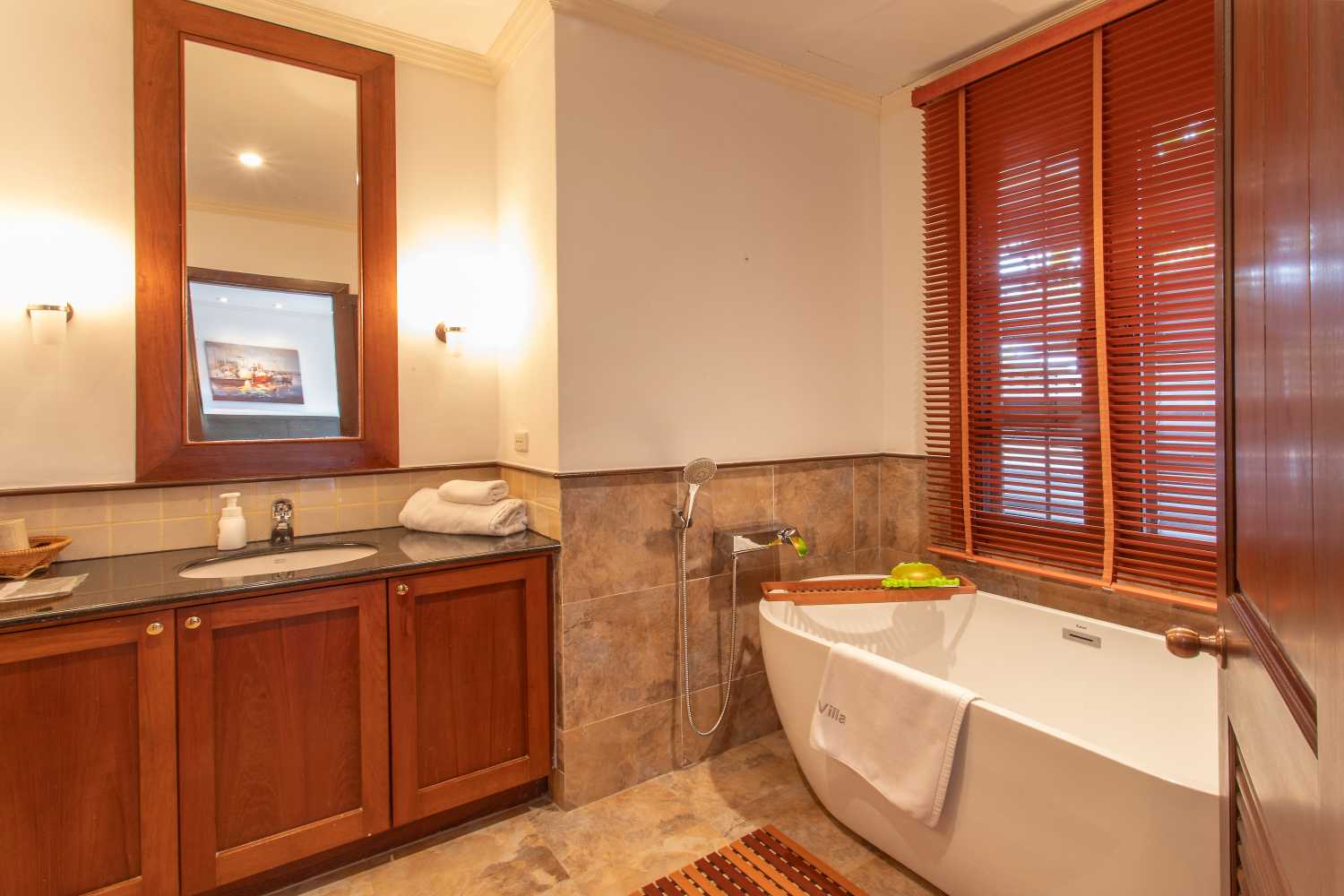 Property image - full photo 7