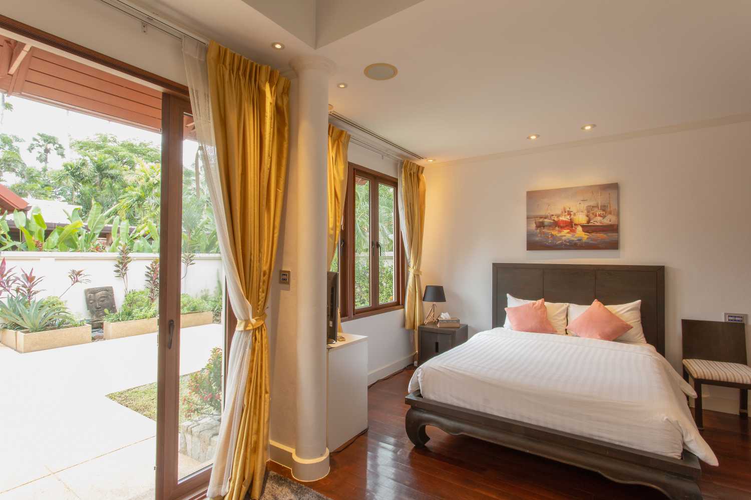 Property image - full photo 9