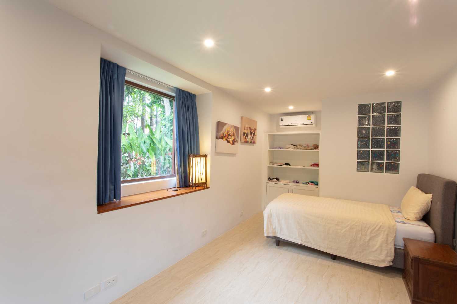Property image - full photo 13