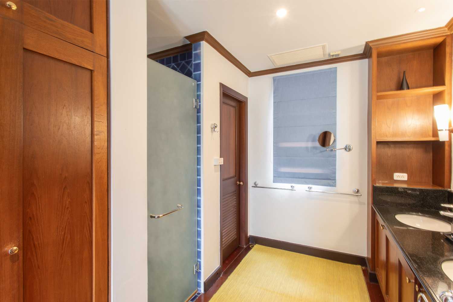 Property image - full photo 14