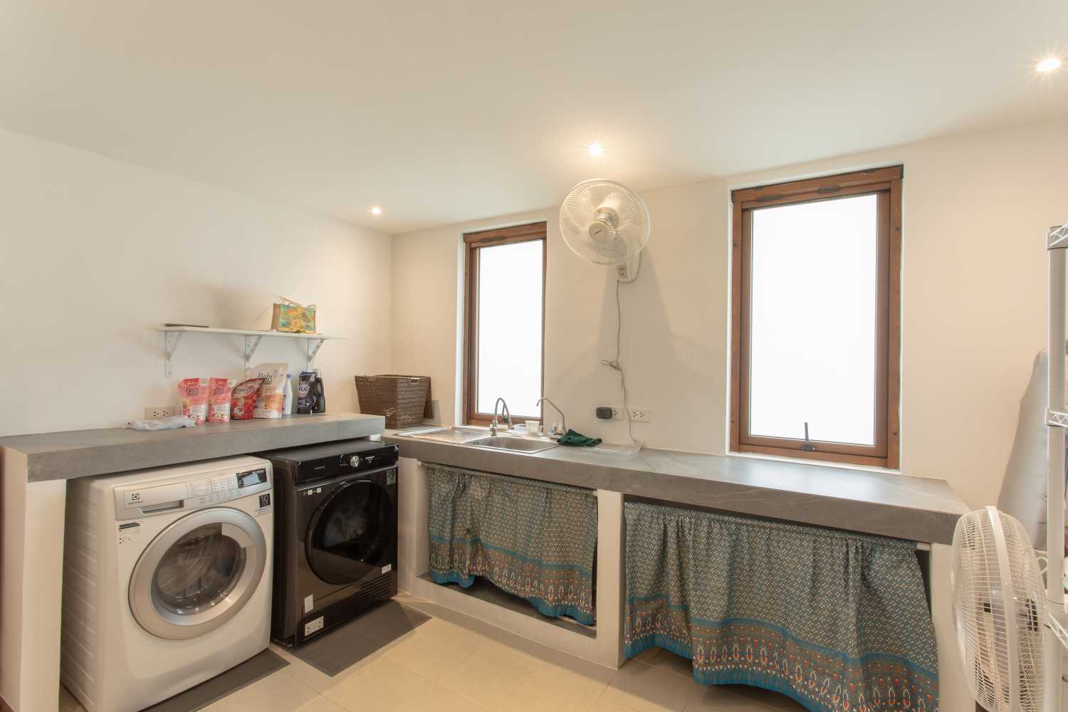 Property image - full photo 25