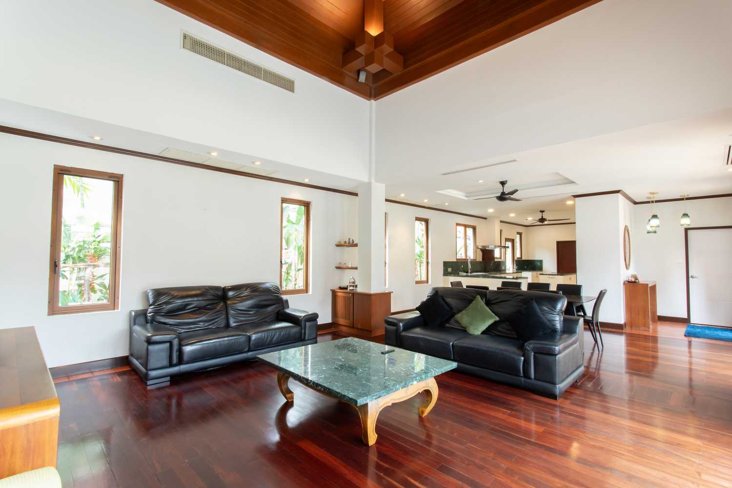 Property image - full photo 3