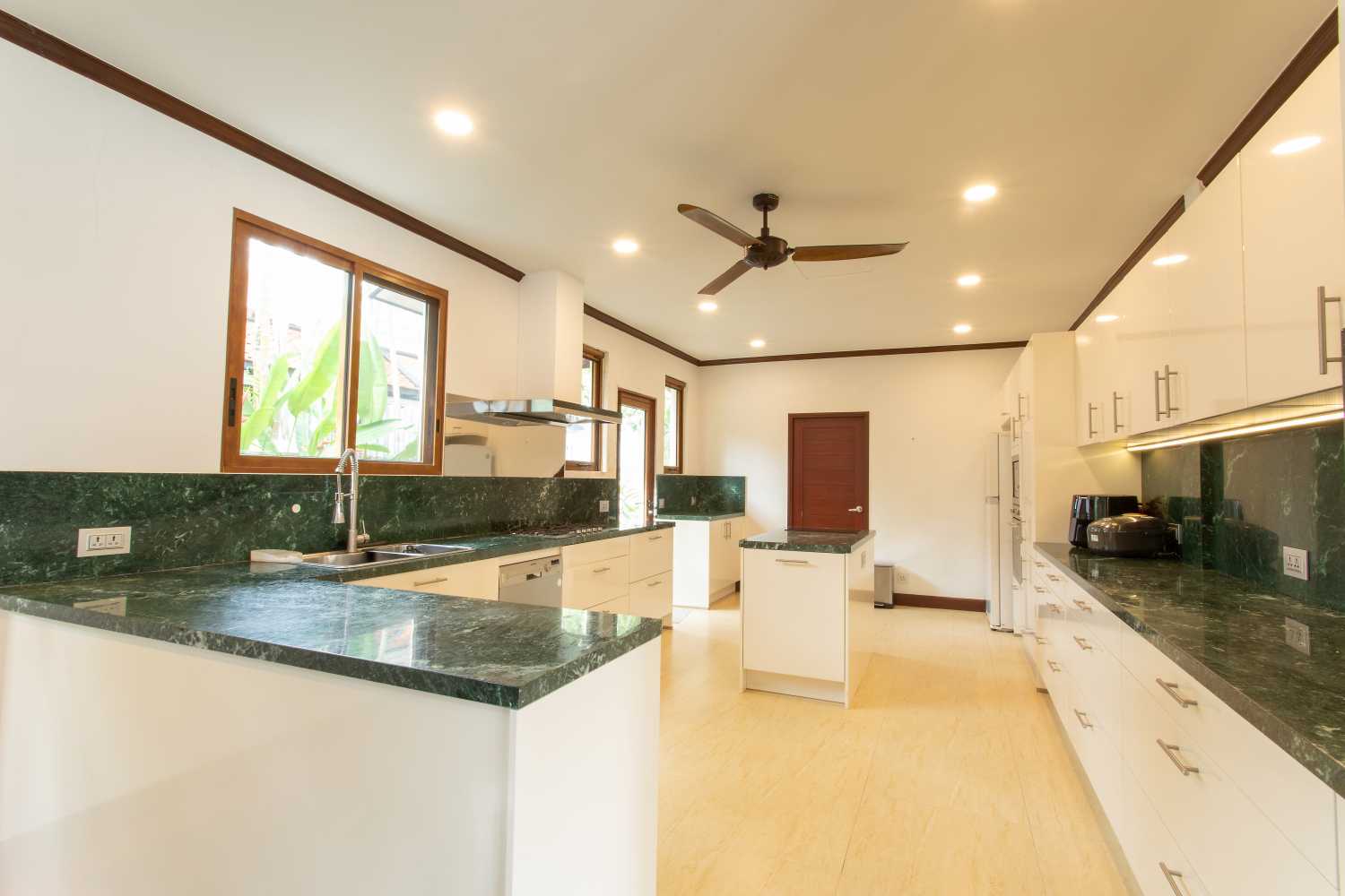 Property image - full photo 27