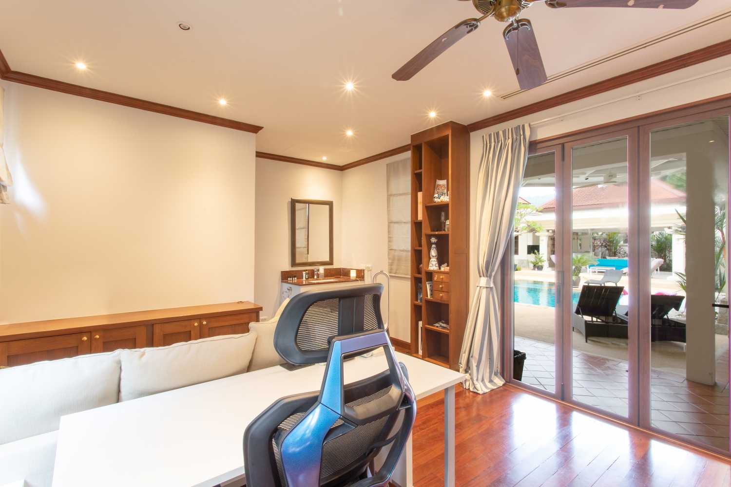 Property image - full photo 23